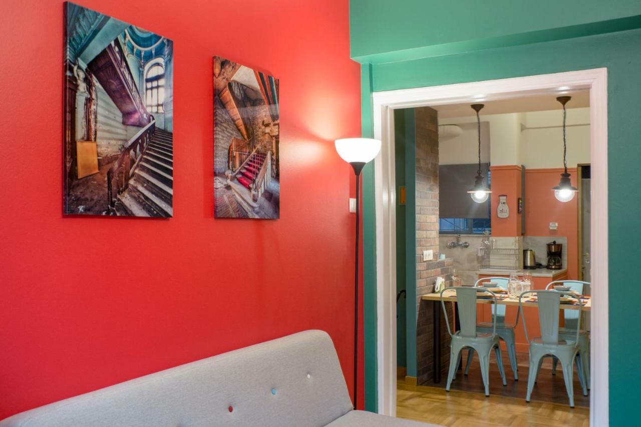 "Casa De Colores", Next To The Metro Athen Eksteriør billede