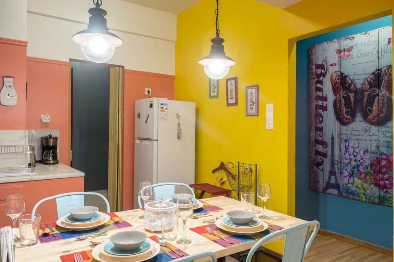"Casa De Colores", Next To The Metro Athen Eksteriør billede